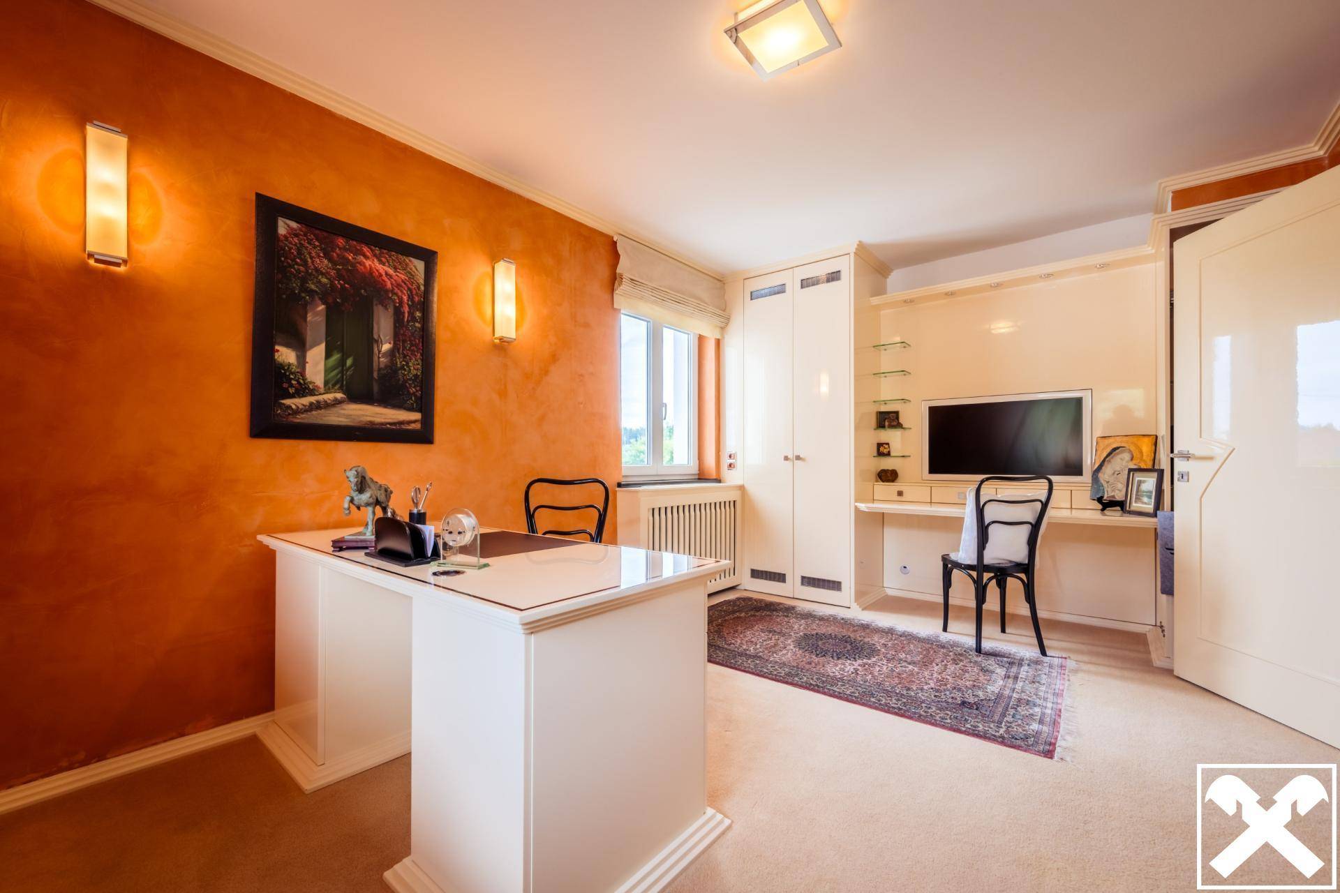 Das Büro im Erdgeschoss