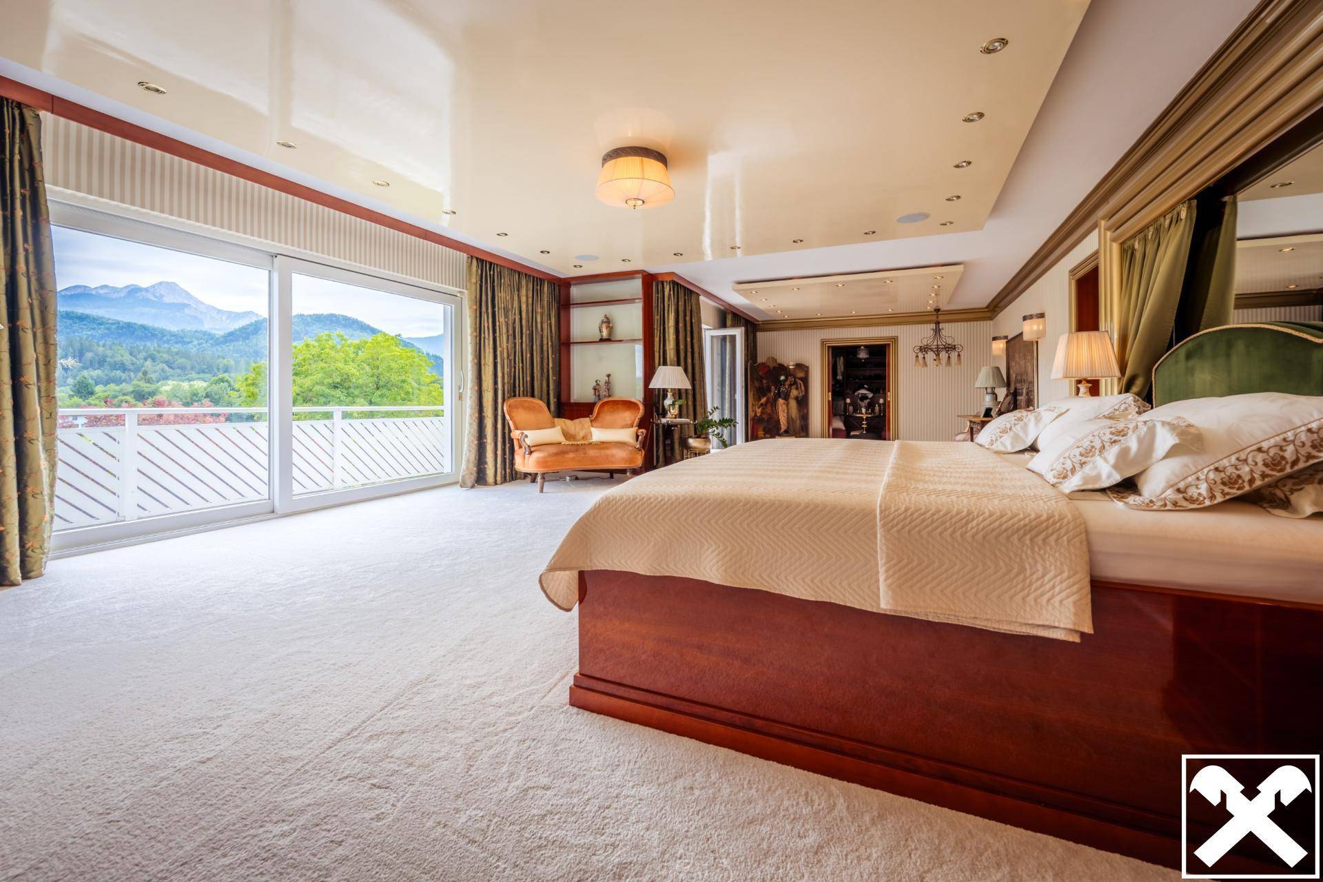 Der Masterbedroom mit Schrankraum auf fast 70m²