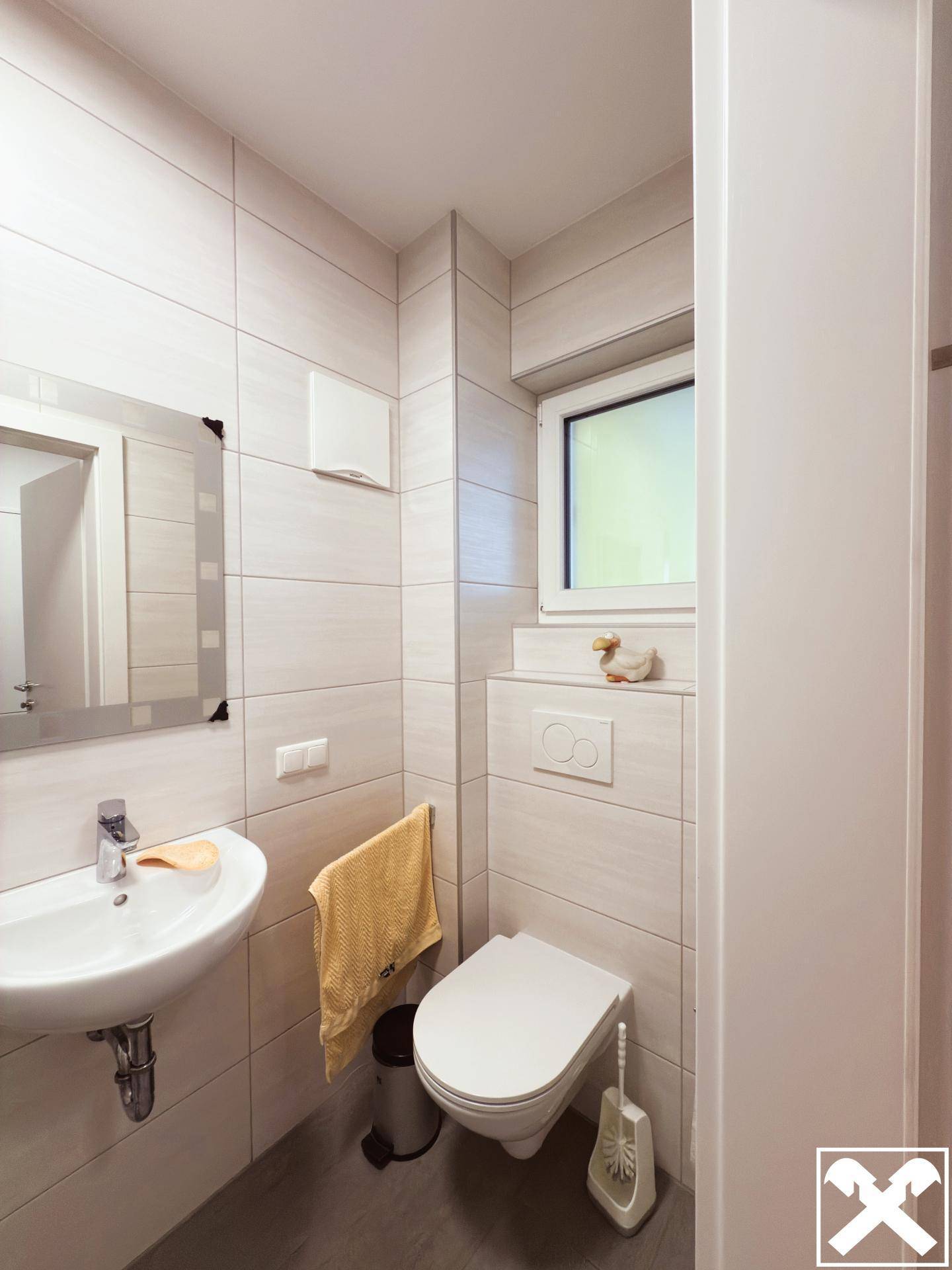 Gäste WC mit Fenster und