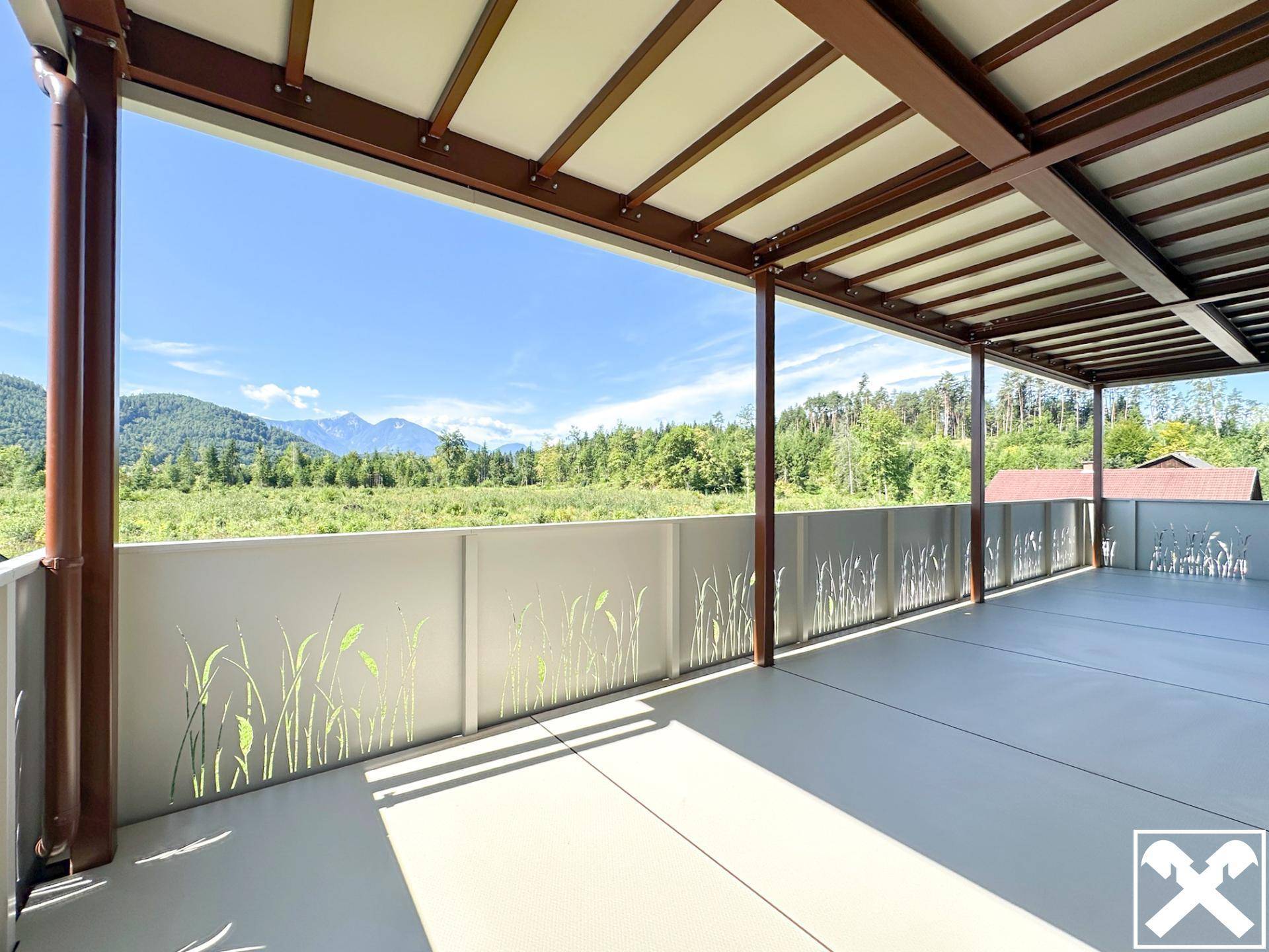 Überdachter Balkon