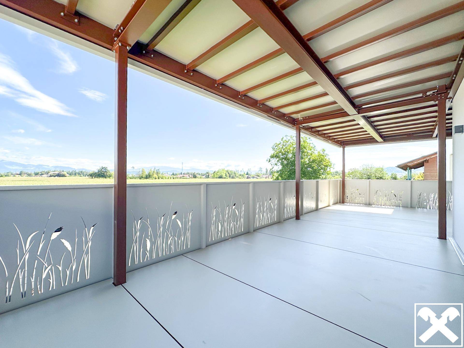 Überdachter Balkon