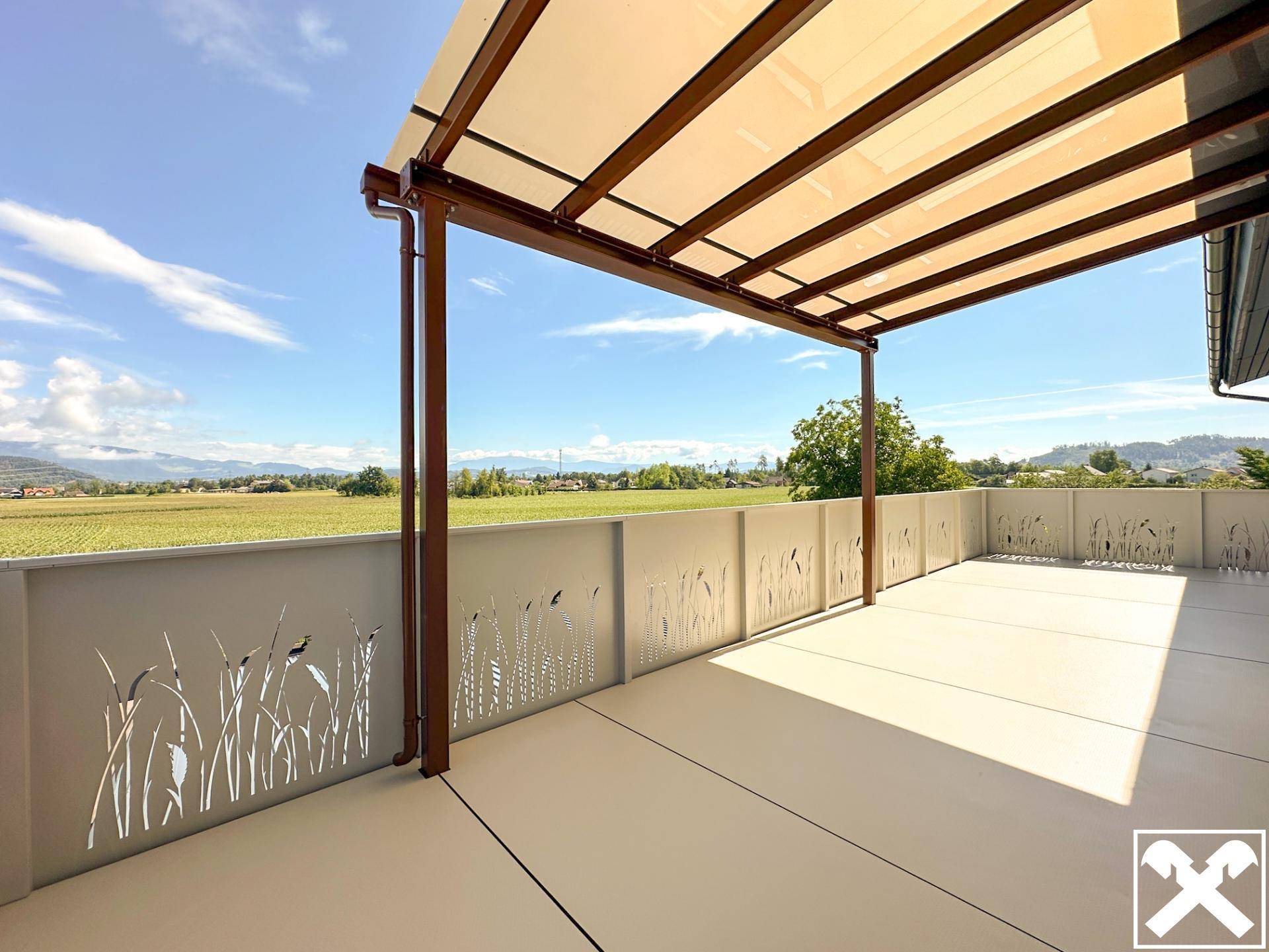 Teilüberdachter Balkon