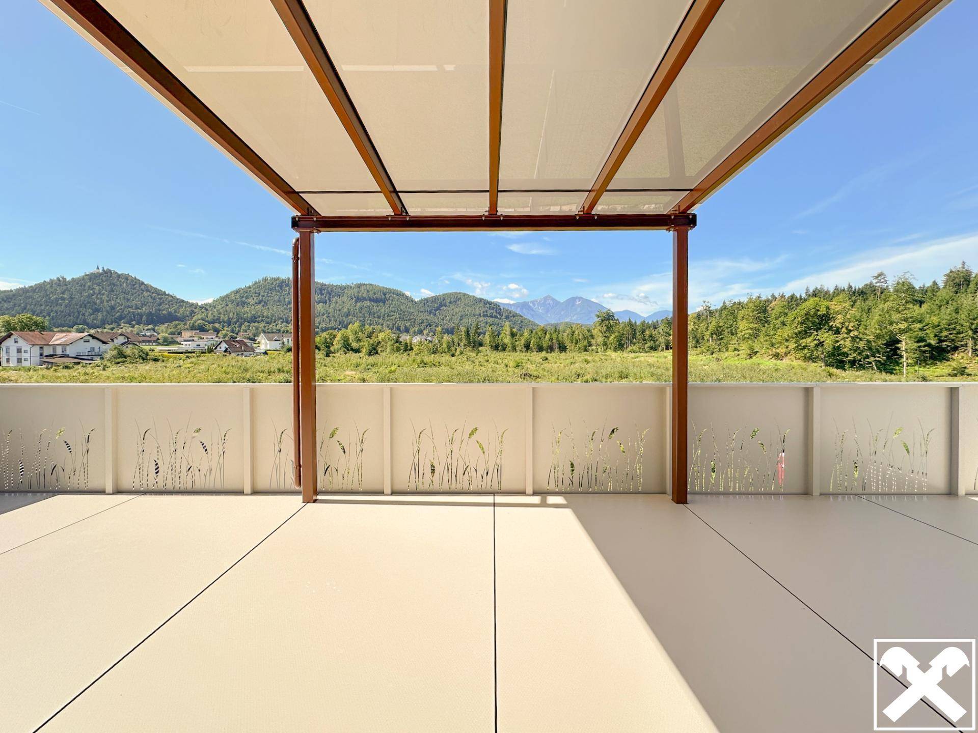 Teilüberdachter Balkon