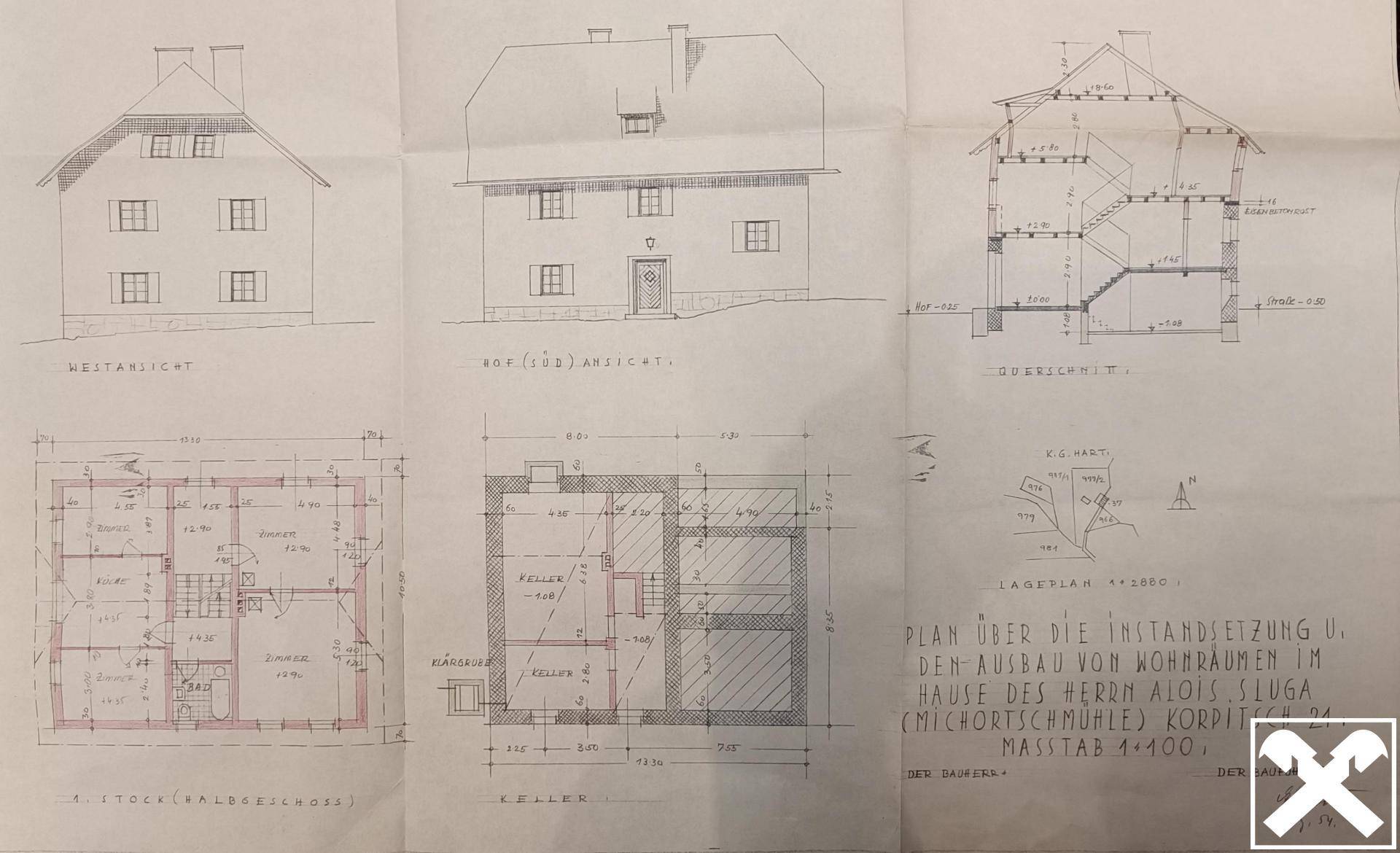Historischer Bauplan des Hauses mit Ansichten und Grundrissen der verschiedenen Stockwerke.