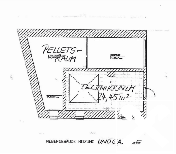 Grundriss des Nebengebäudes mit einem Pelletraum, einem Technikraum und einer integrierten Garage.