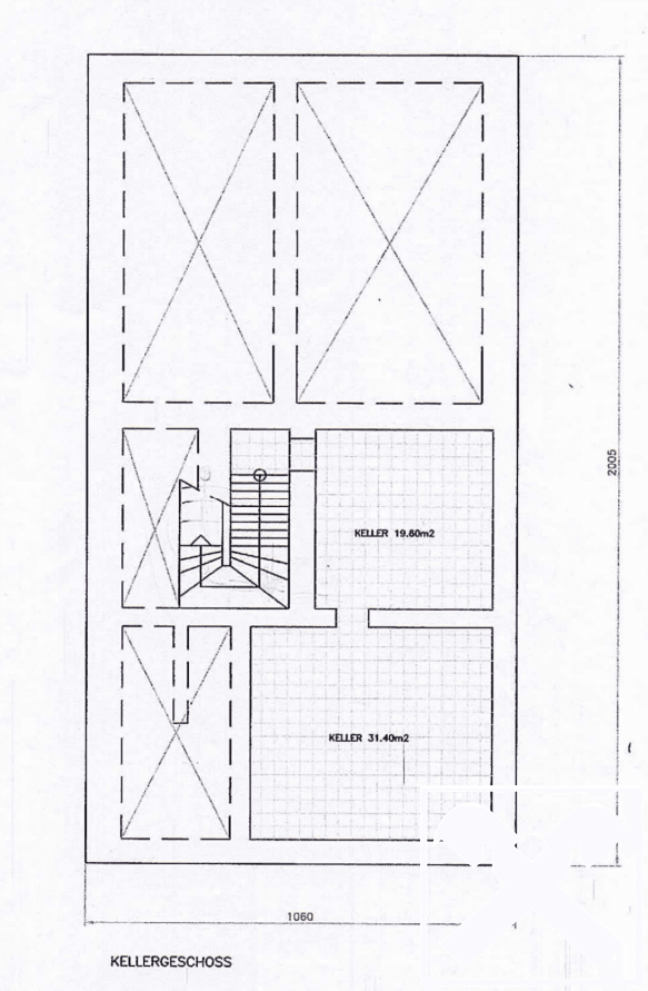 Grundriss des Kellergeschosses mit zwei separaten Kellerräumen und einem zentralen Treppenaufgang.