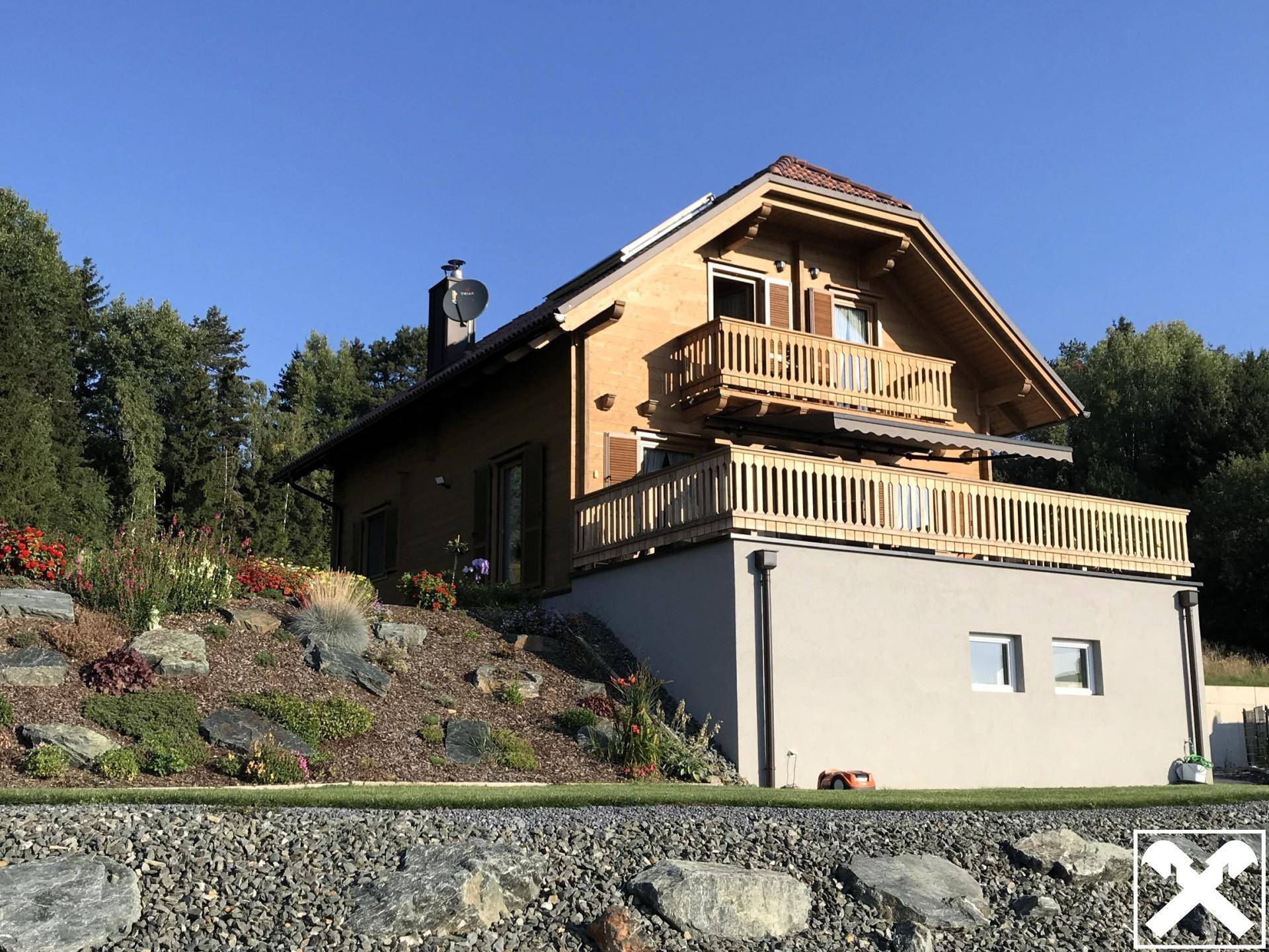 Charmantes Holzhaus in herrlicher Aussichtslage - Ansicht 2