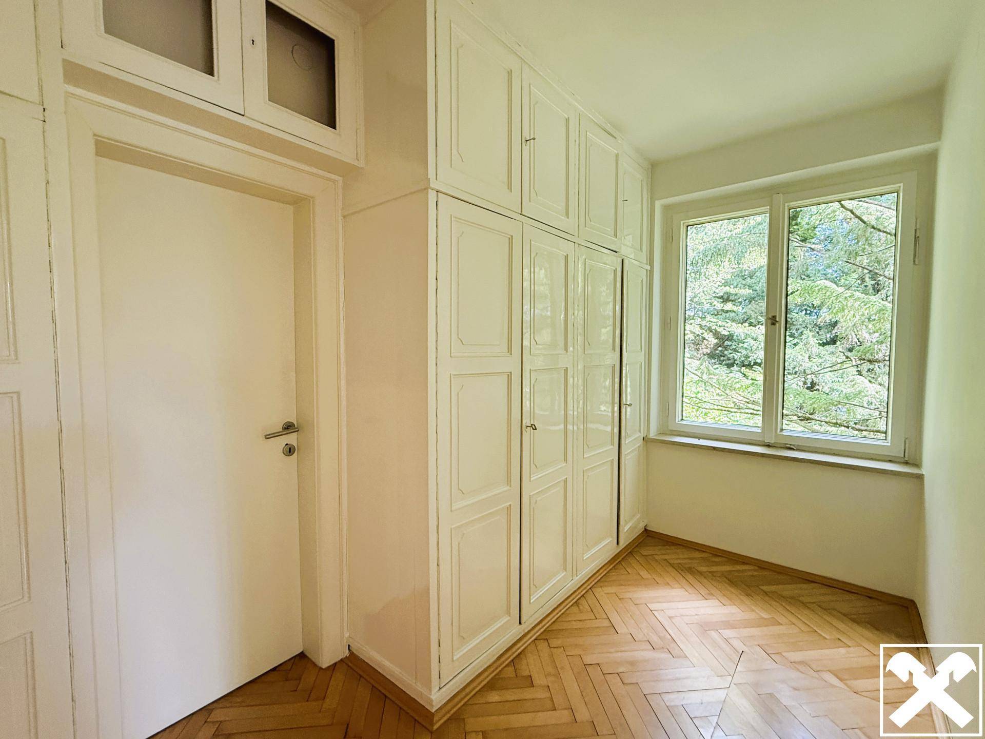 Charmante Villa in Toplage mit großem Grundstück - Ansicht 6