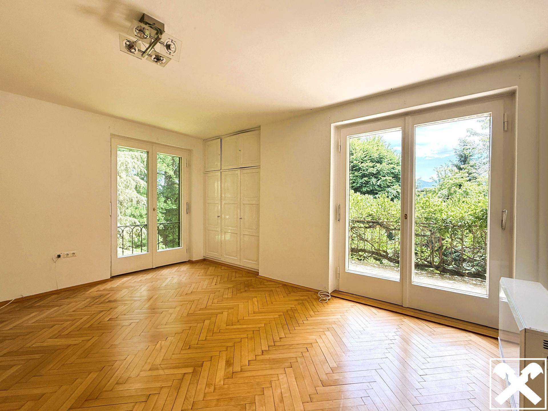 Charmante Villa in Toplage mit großem Grundstück - Ansicht 4