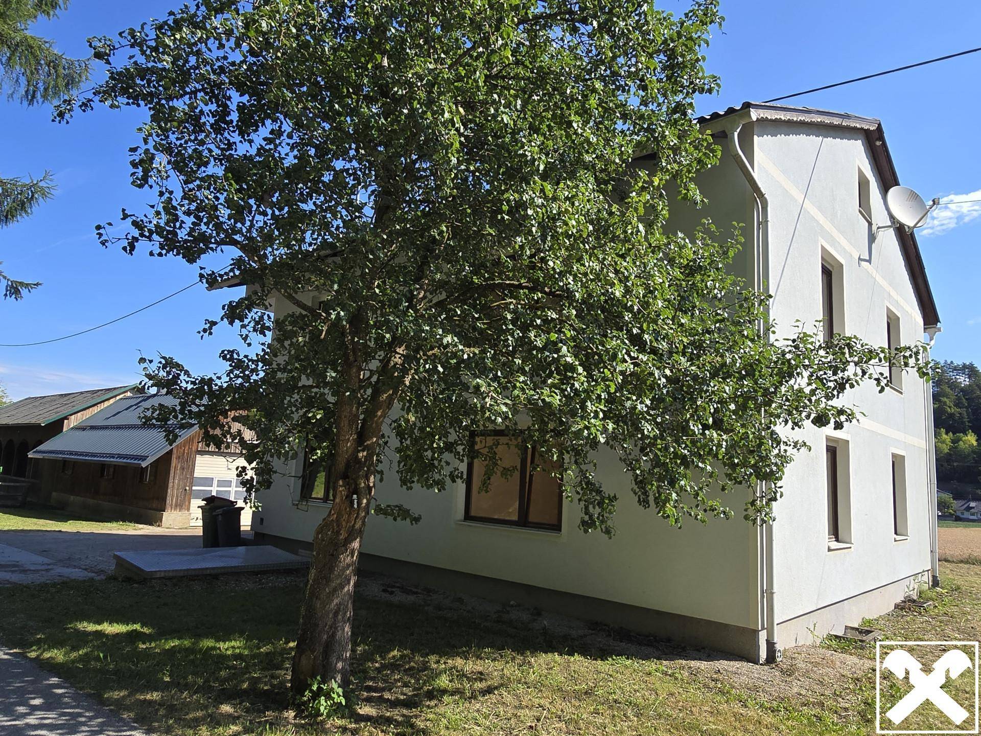 Wohnen, Natur &amp; Freiraum vereint! Zweifamilienhaus mit Nebengebäuden, Landwirtschafts‑ und Forstflächen - View 4