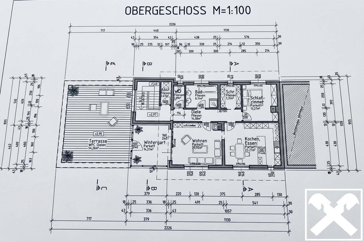Grundriss des Obergeschosses mit großer Terrasse, Wintergarten, Wohnbereich und Schlafzimmer.