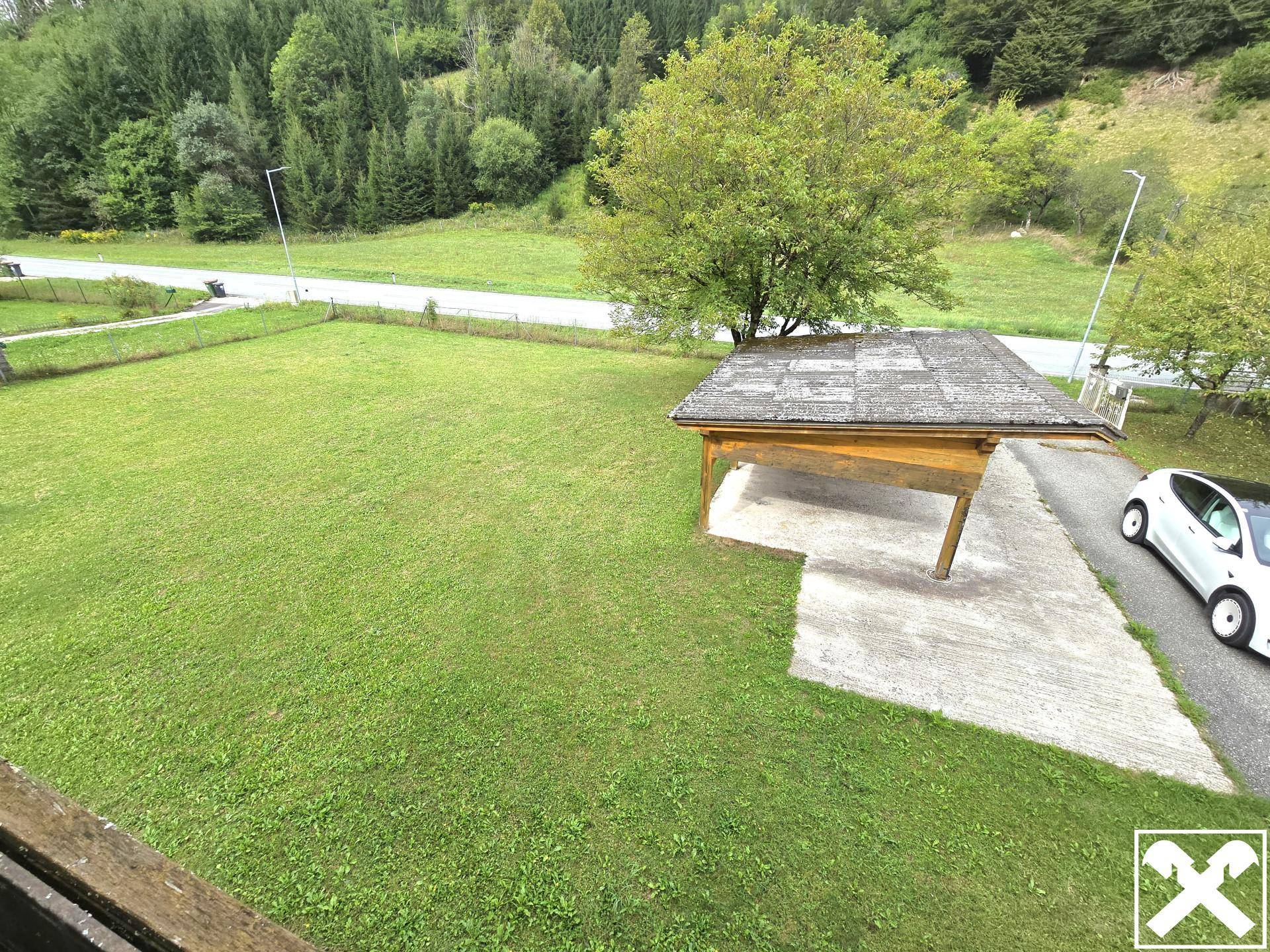 Aussicht Balkon auf Grundstück