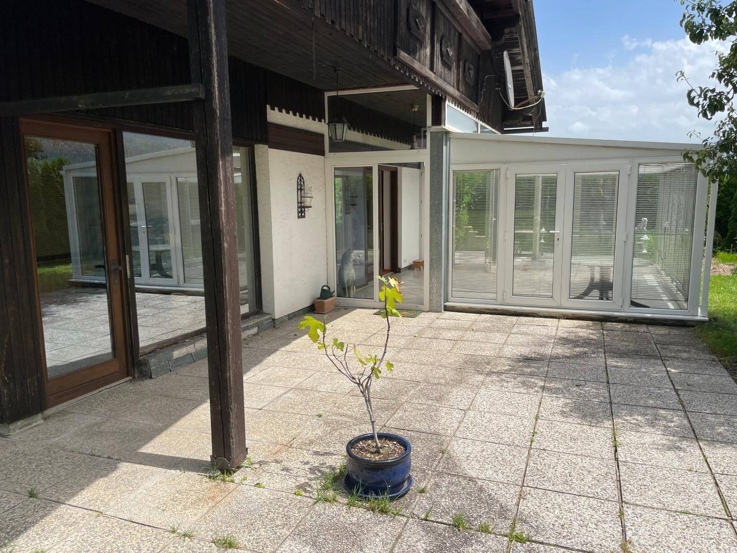 Terrasse mit Wintergarten