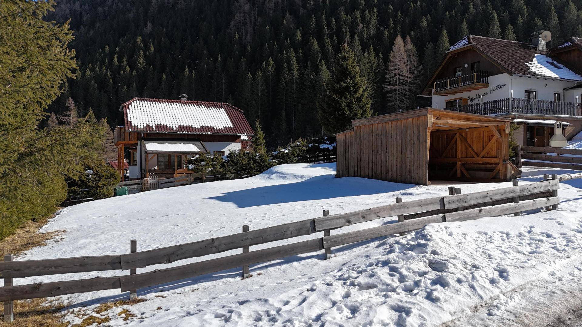 separater Baugrund mit Carport