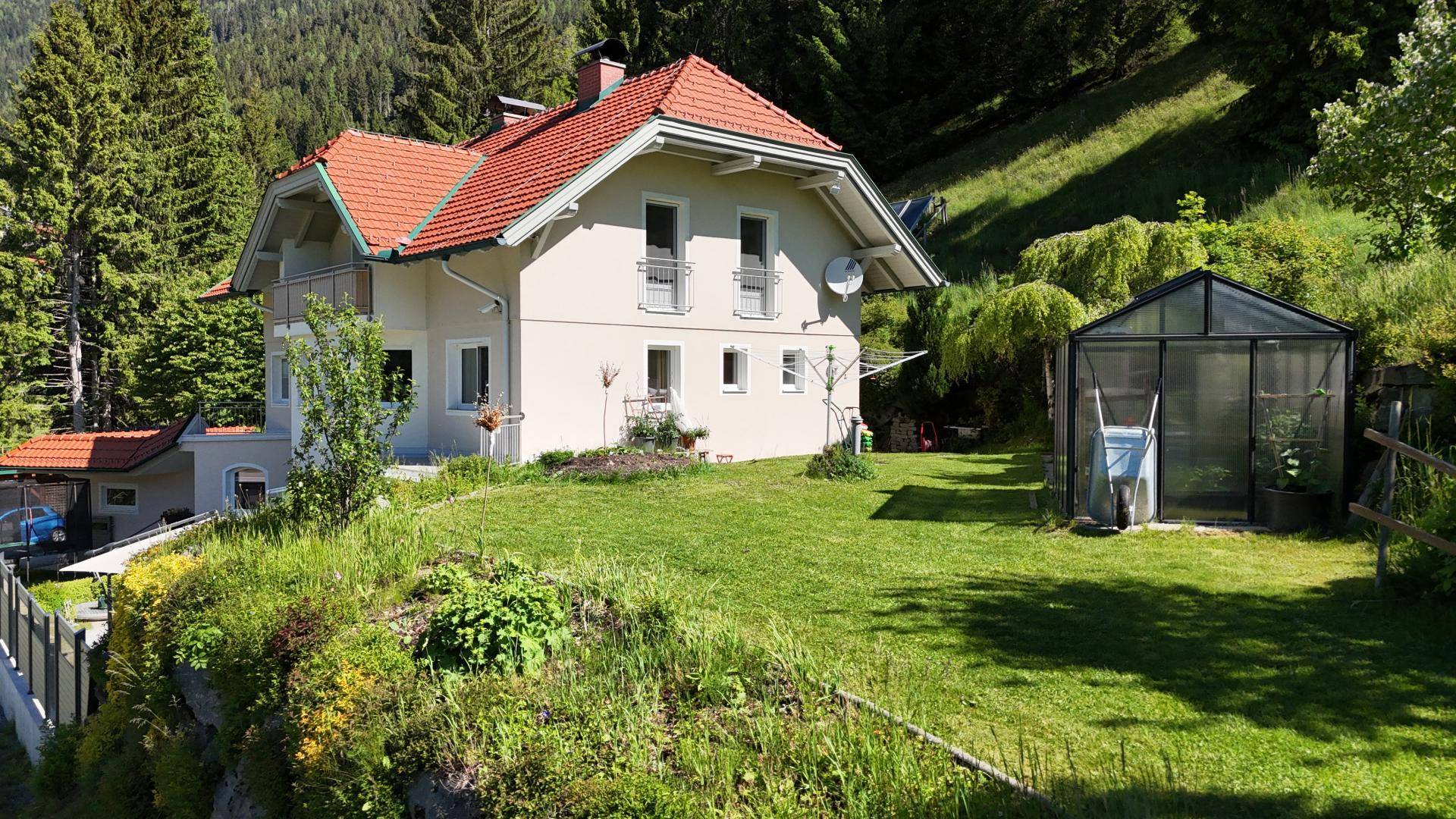 Seitenansicht / oberer Garten