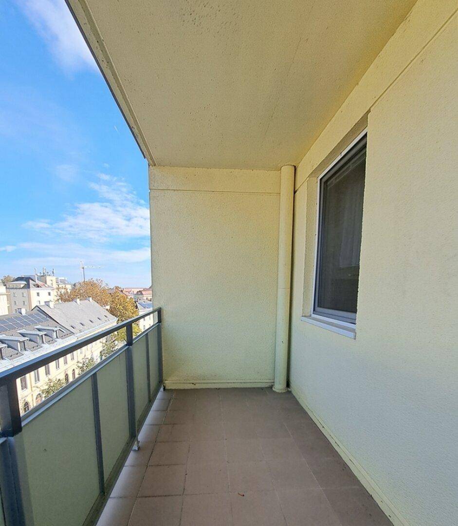 auf dem Balkon