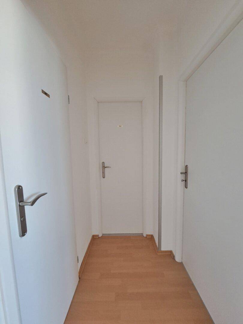 kl. VR vor Schlafzimmer, Bad und WC