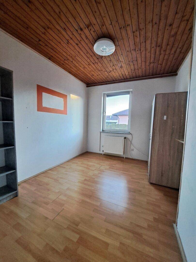 kleineres Schlafzimmer