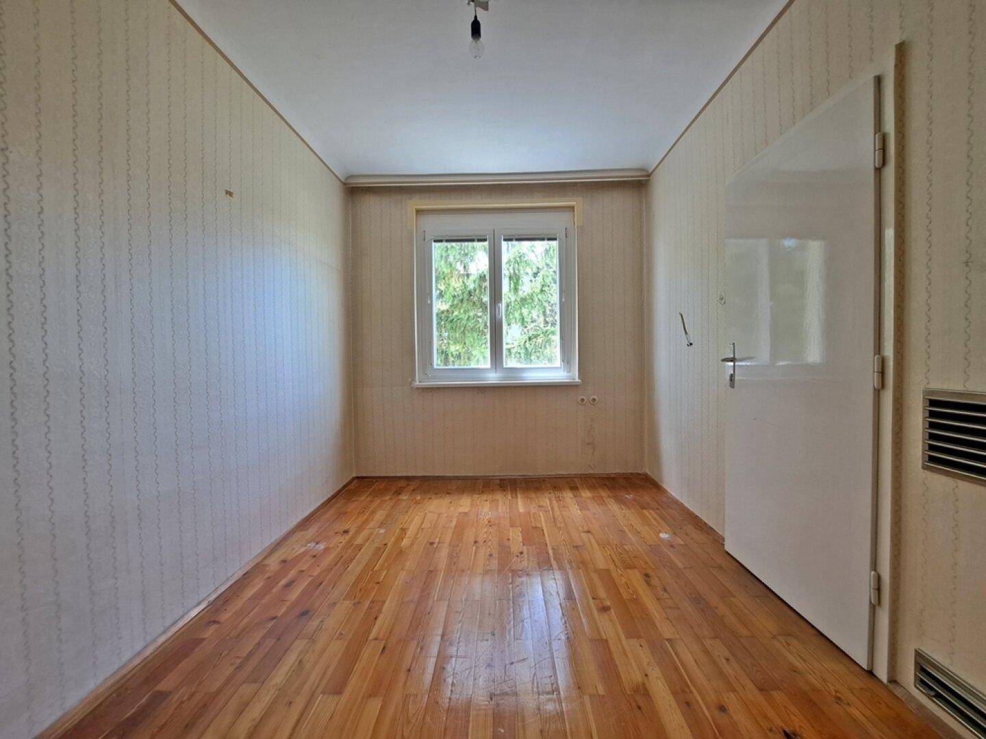 wieder im Schlafzimmer Nr. 2