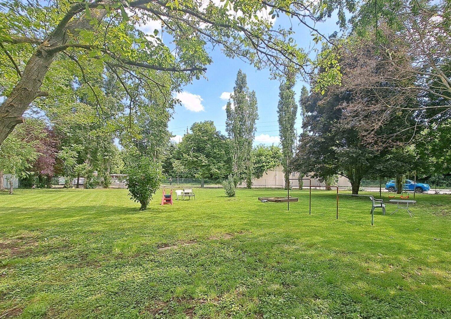 Garten 1 zur Mitbenutzung (mit Spielgeräten)