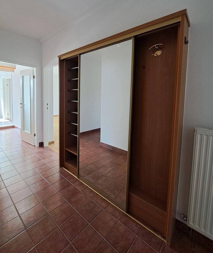 Diele mit Garderobenschrank