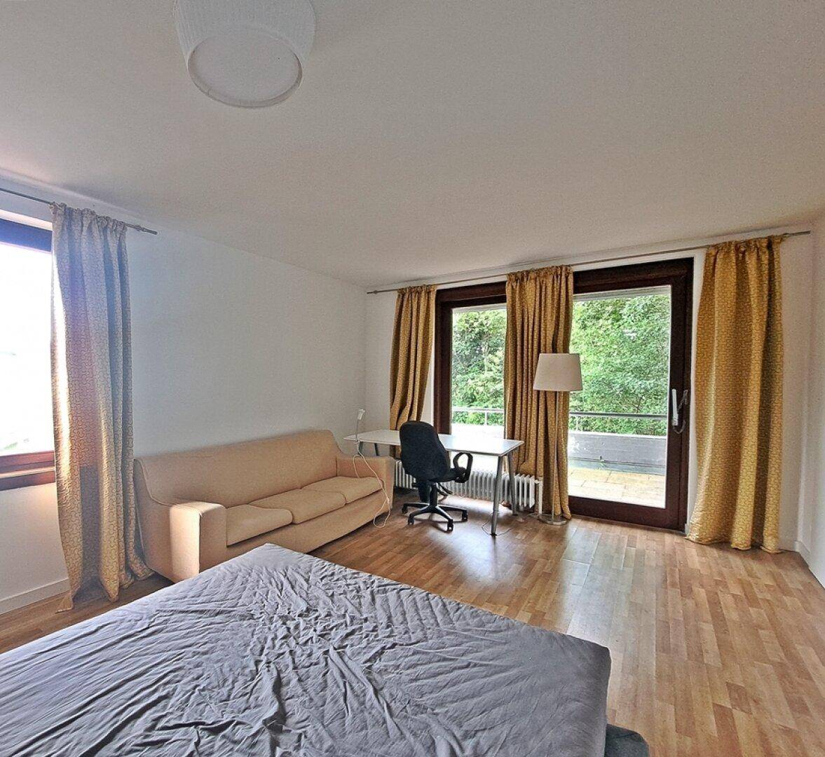 Schlafzimmer (untere Wohnebene)