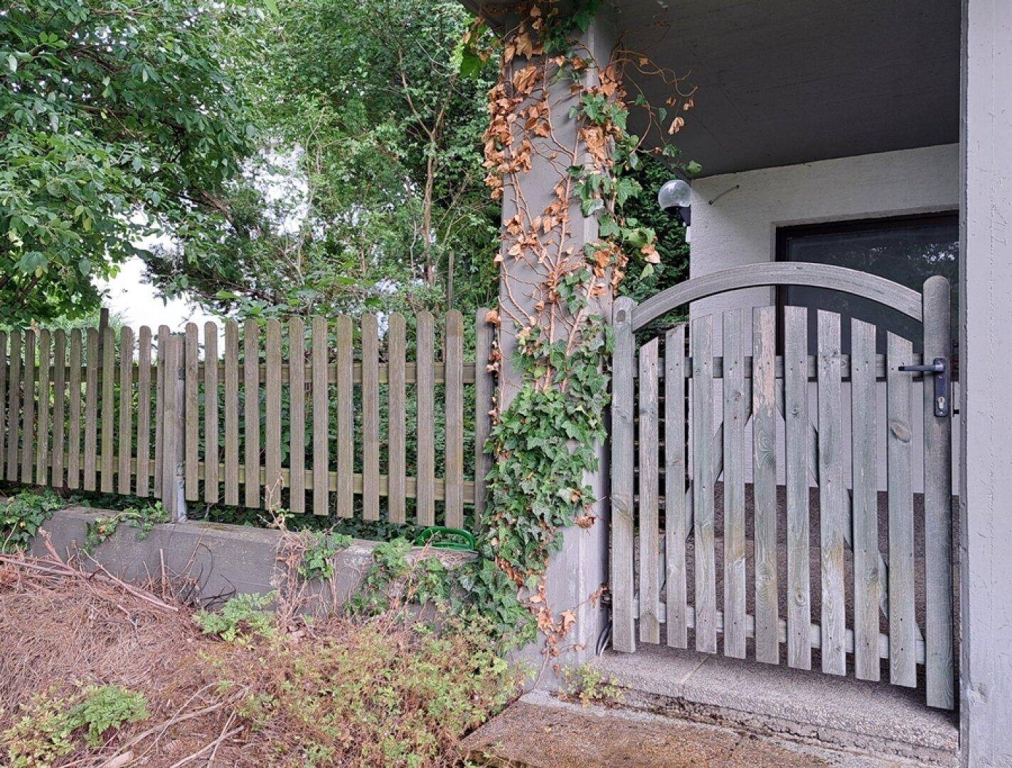 Türchen in den rückseitigen Garten