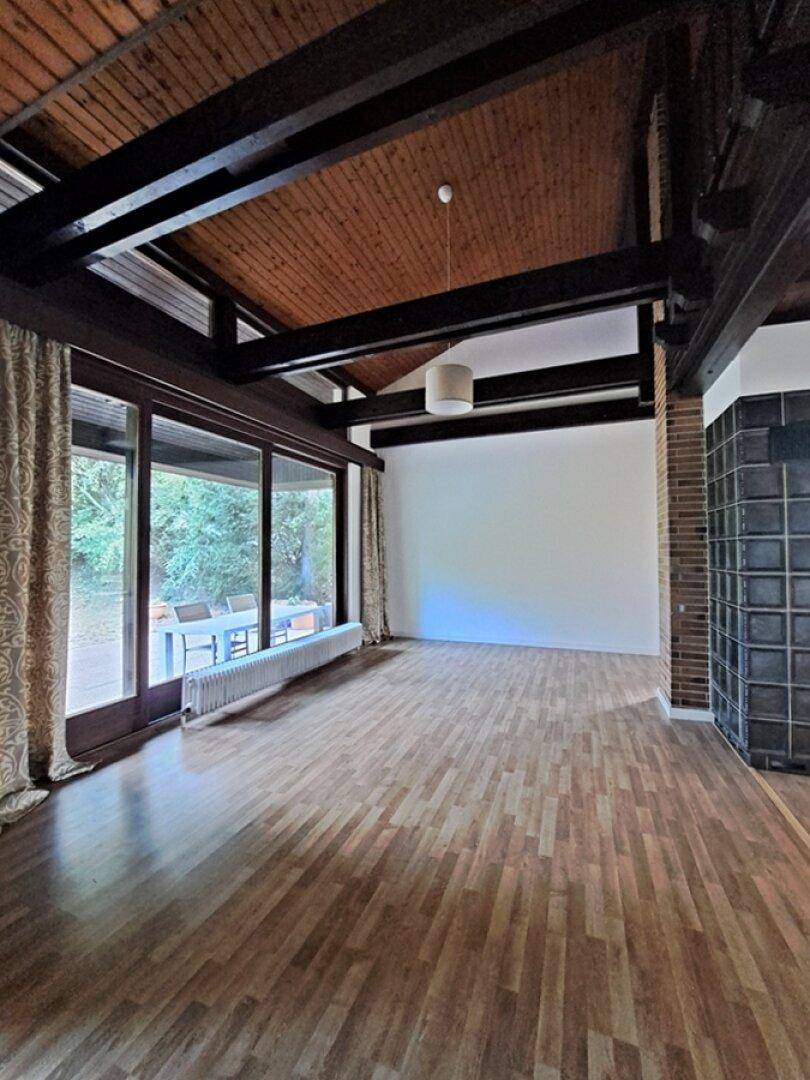 im Salon mit toller Raumhöhe (mittlere Wohnebene)