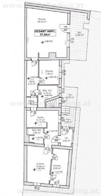 Grundrissplan mit mehreren Zimmern, zwei Terrassen und einer Gesamtwohnfläche von 87,84m².