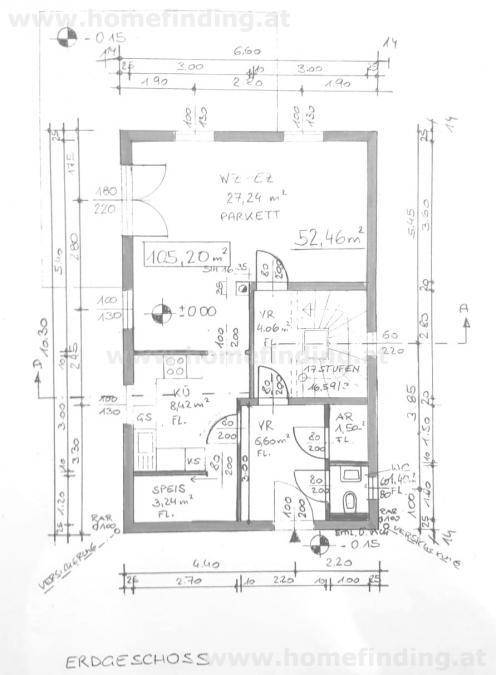 Grundriss des Erdgeschosses mit Wohn-Essbereich, Küche, Speisekammer und WC.