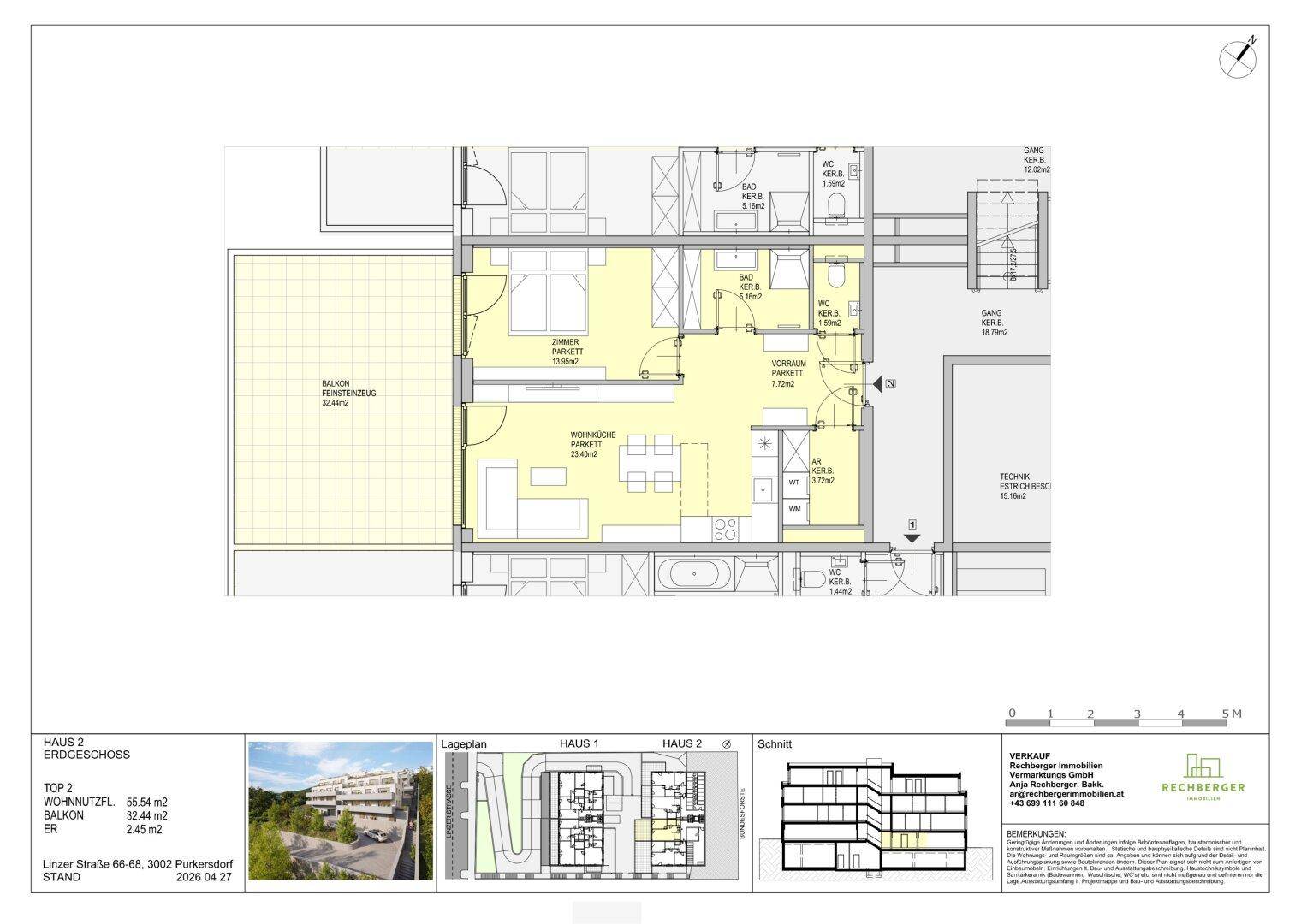 Grundriss einer Erdgeschosswohnung mit offenem Wohnbereich und Balkon.