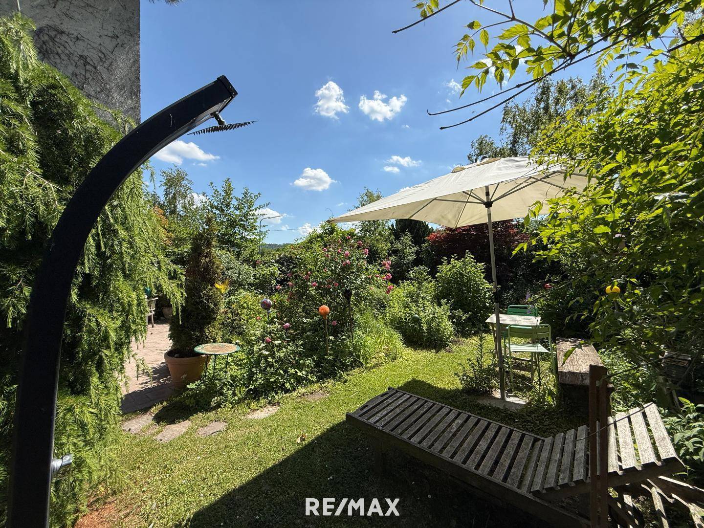 Garten mit Dusche
