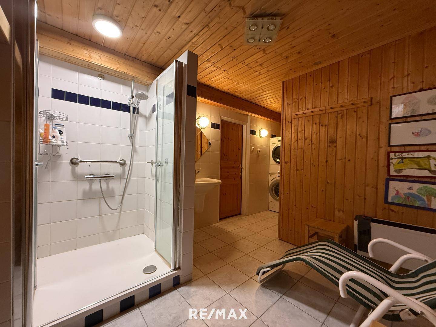Dusche im UG