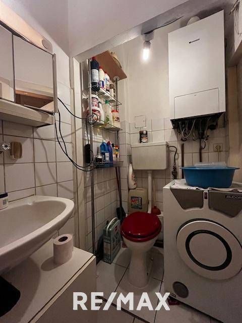 Bad mit Toilette