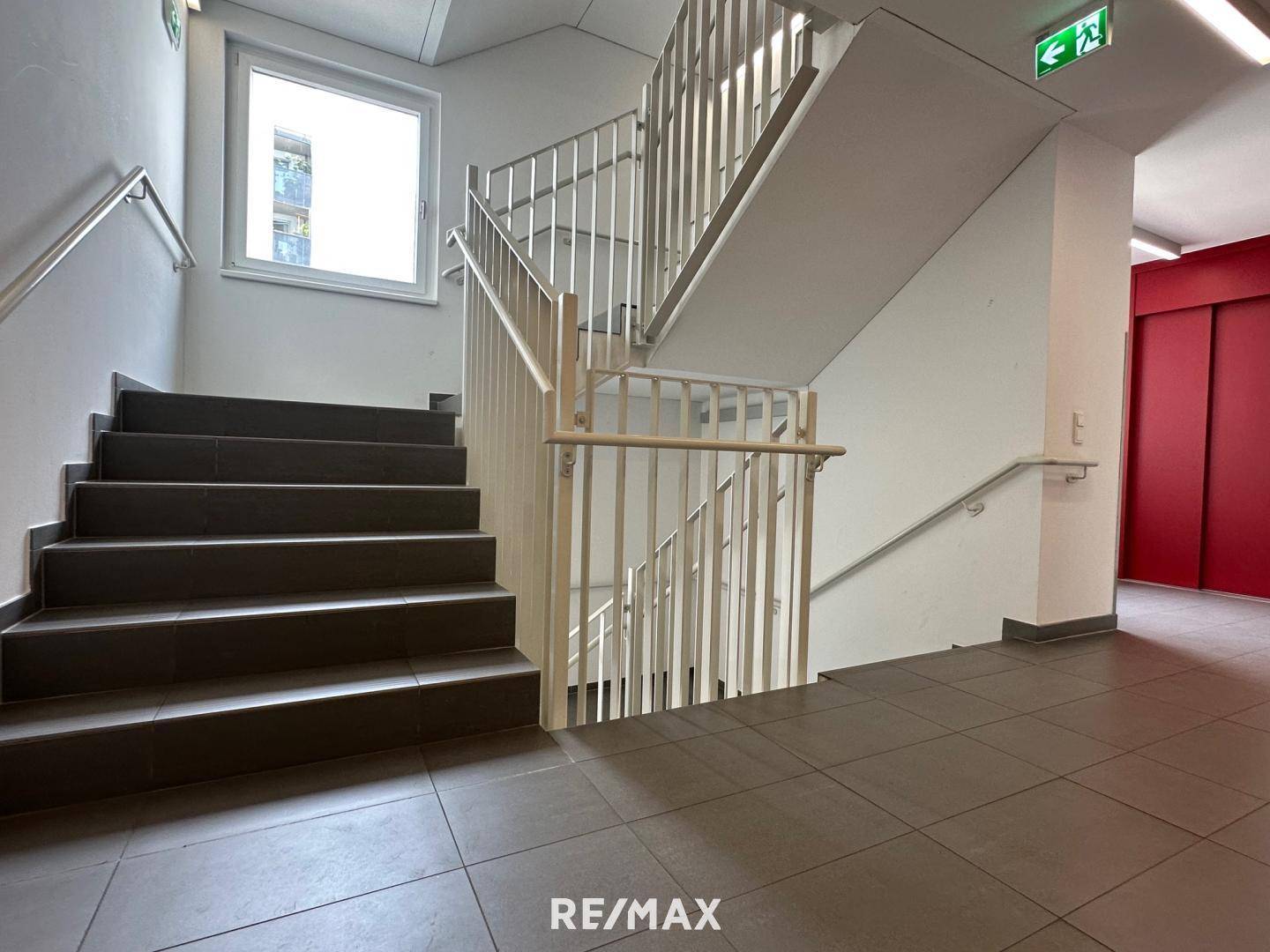 12 Ausstieg vom Lift : Stiegenhaus