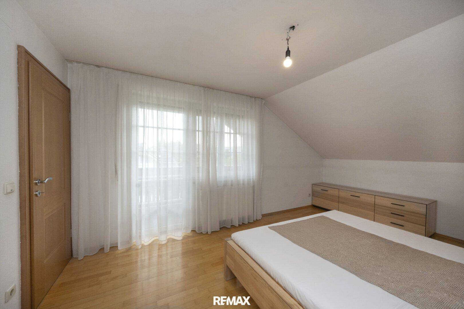 Zimmer DG Einfamilienhaus