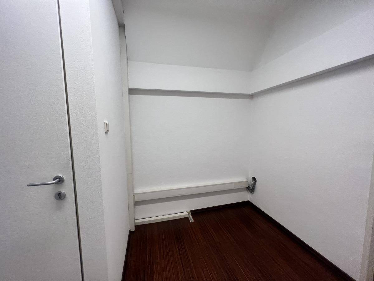 Büro 4