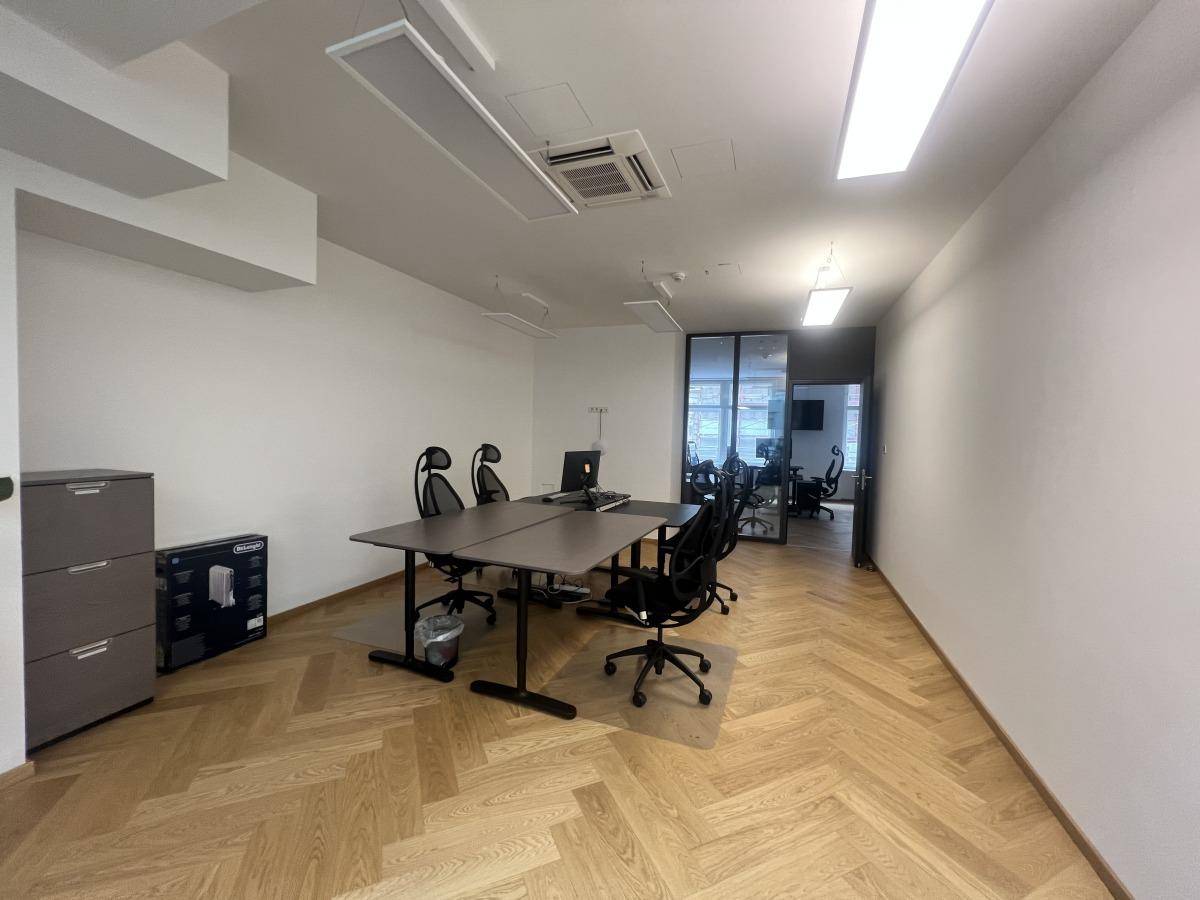 Büro 6