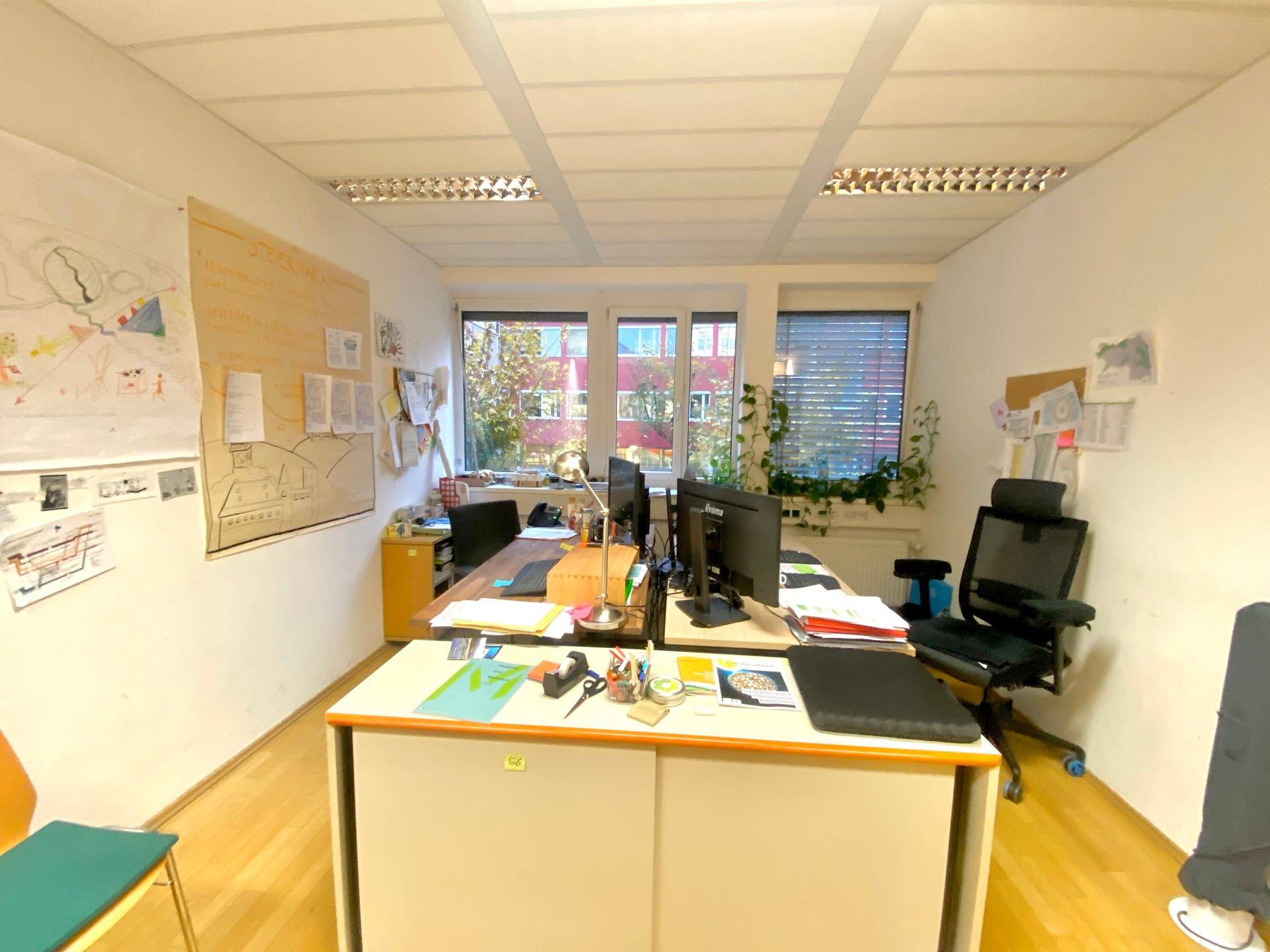 Büro 1