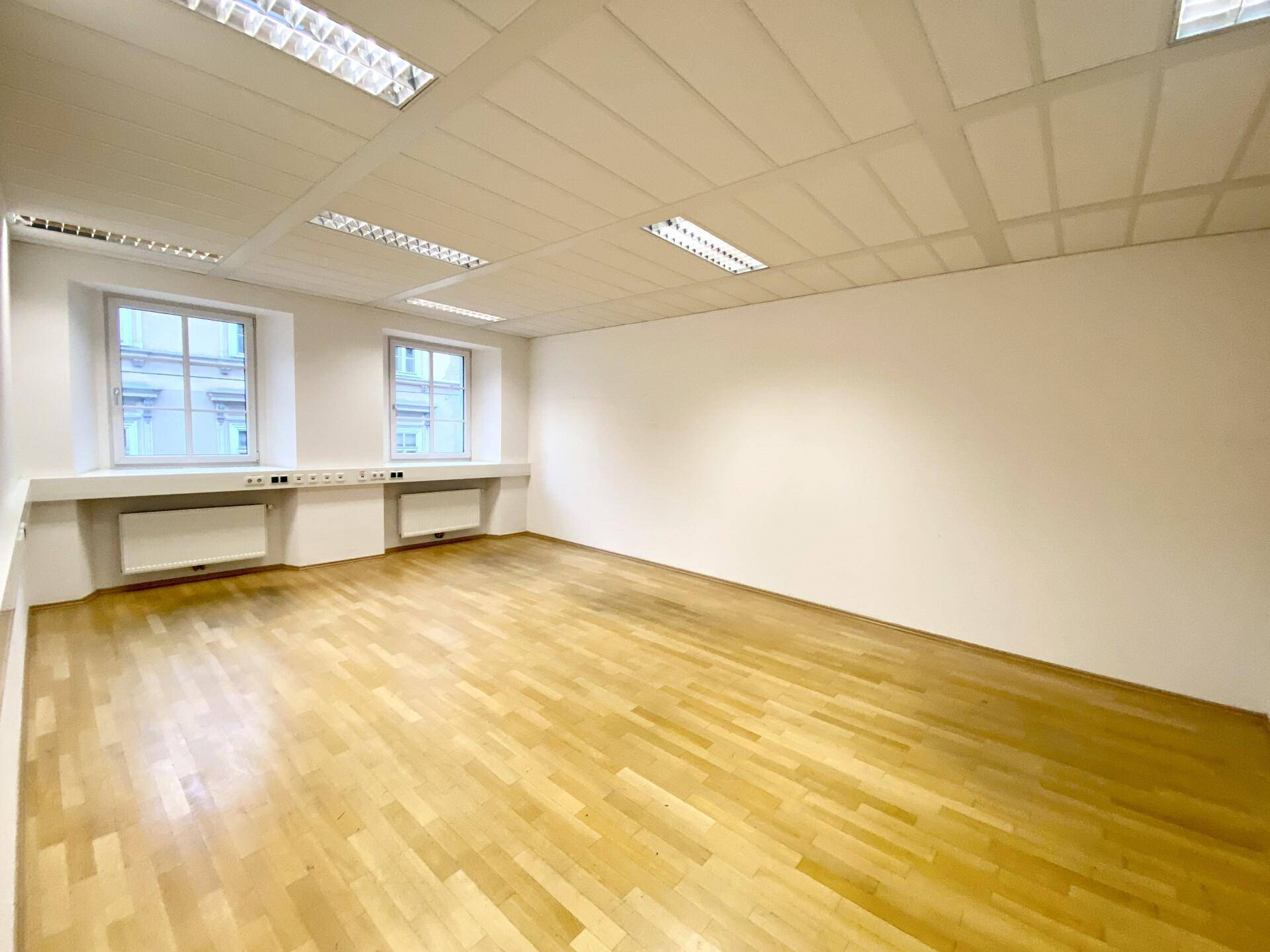 Büro 1