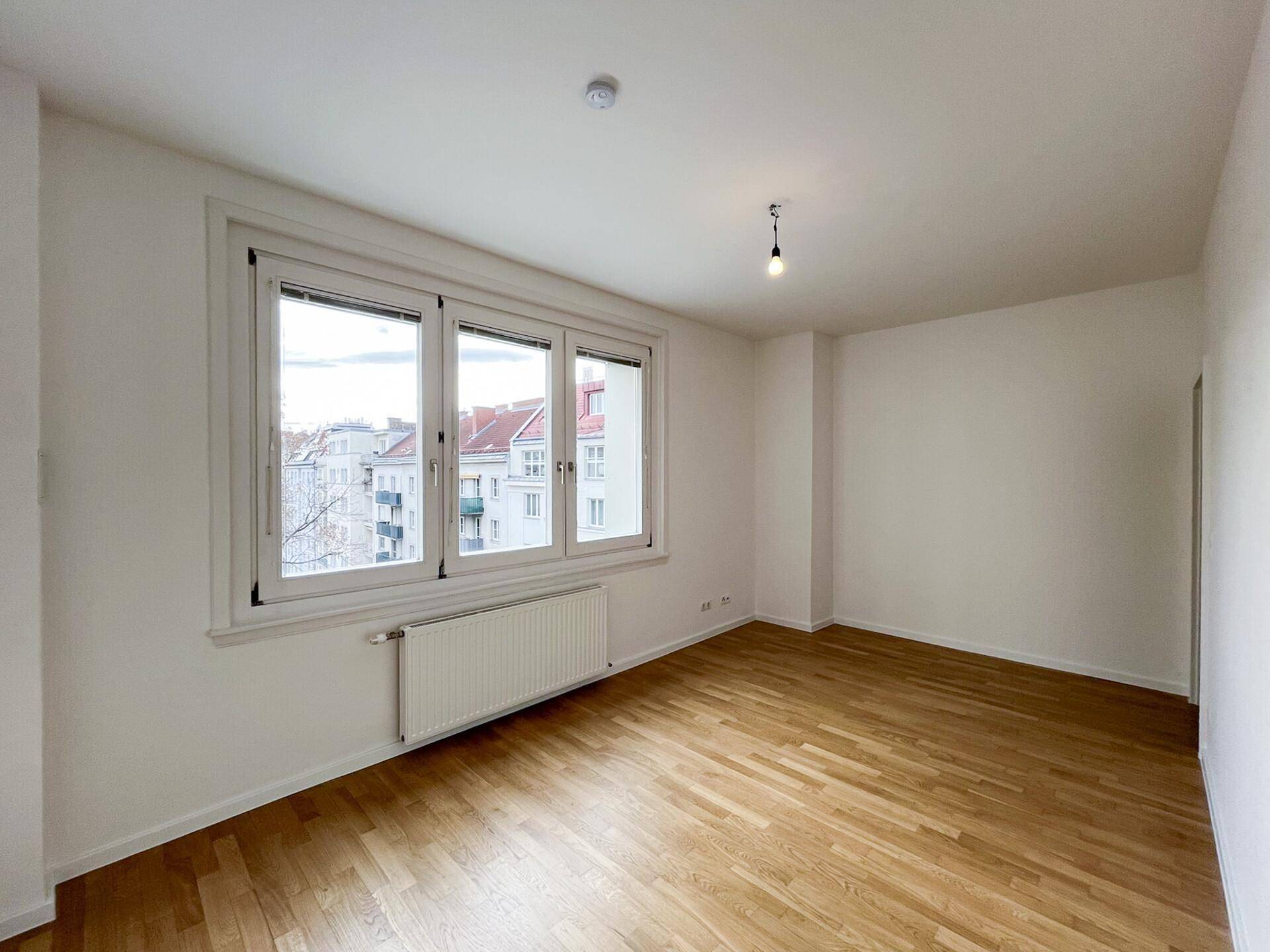 Schlafzimmer mit Badezimmer en suite
