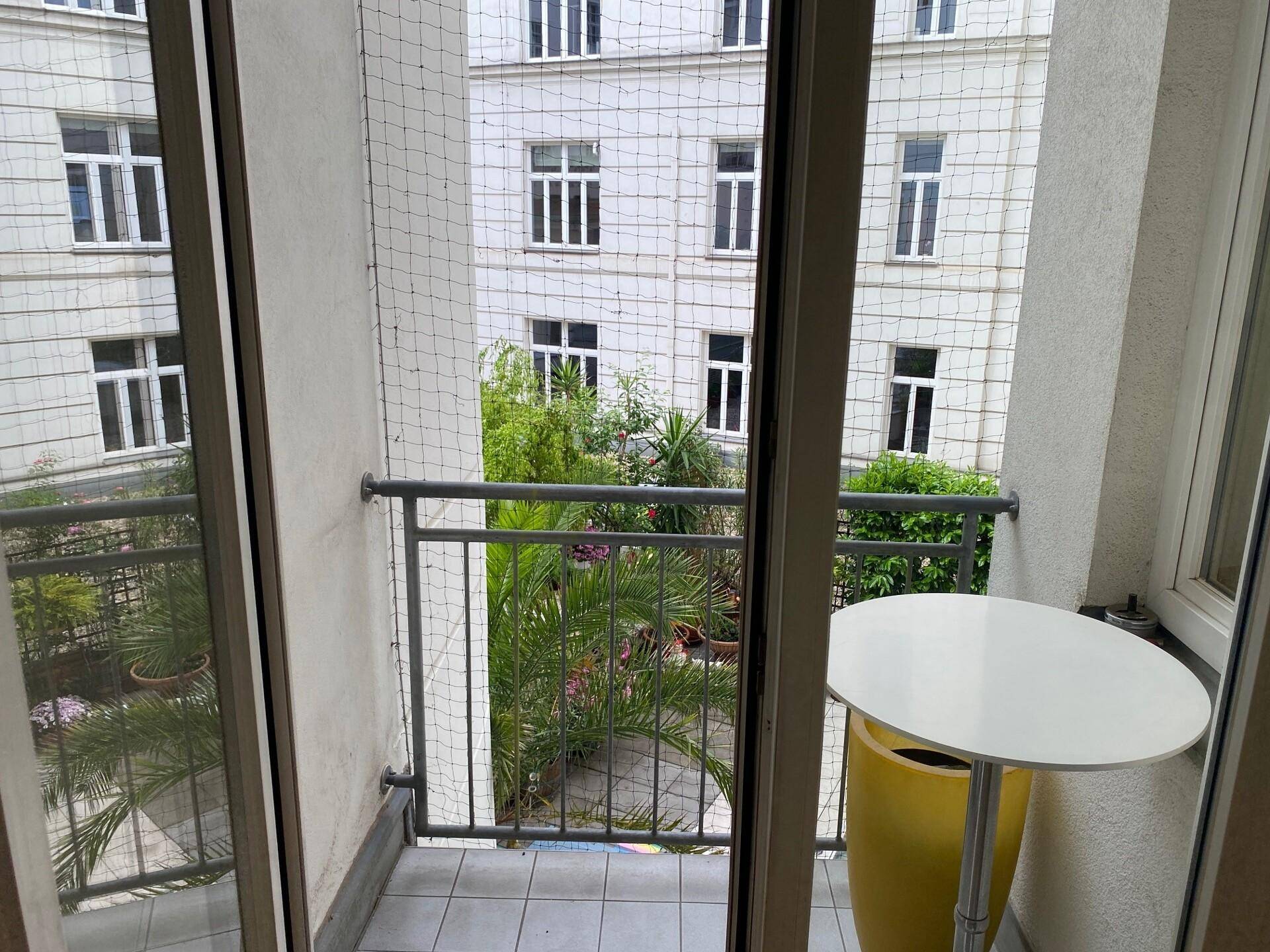 Balkon zum Innenhof