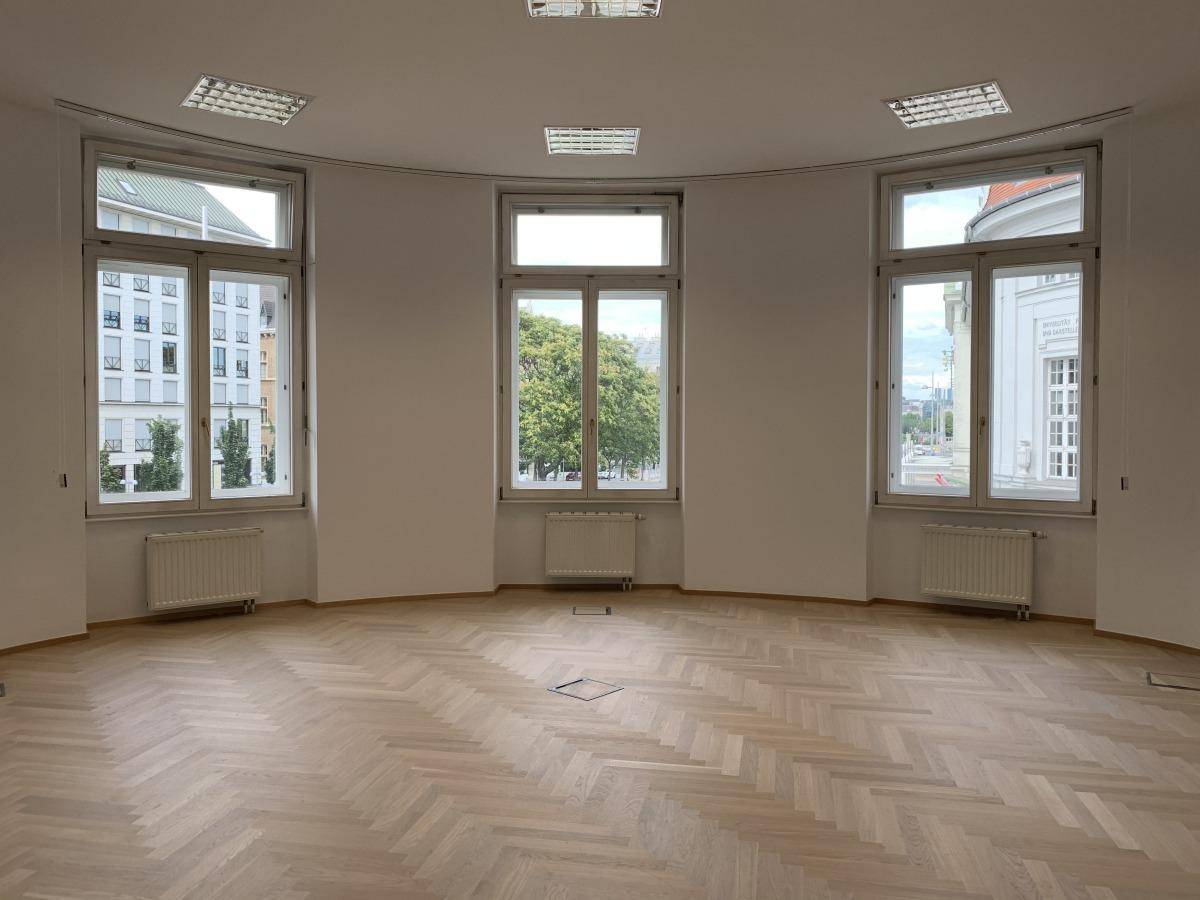 Eckbüro