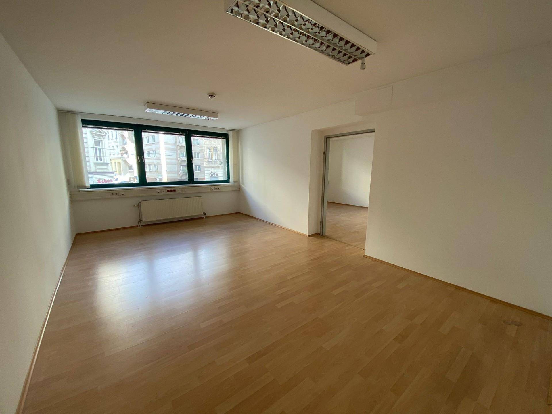 Büro B02