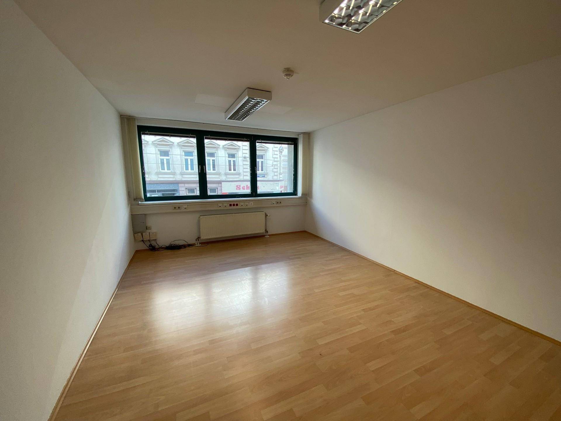 Büro B02