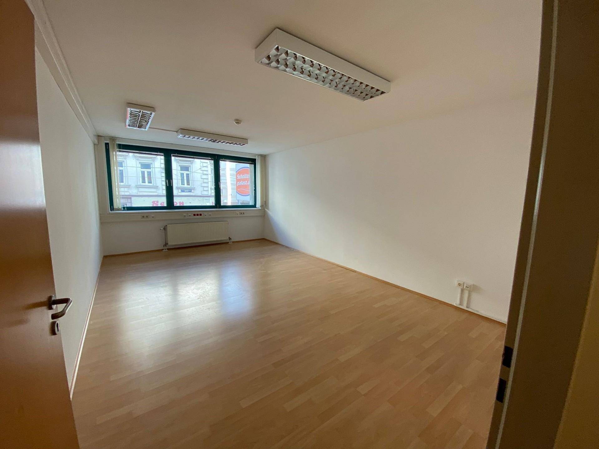 Büro B02