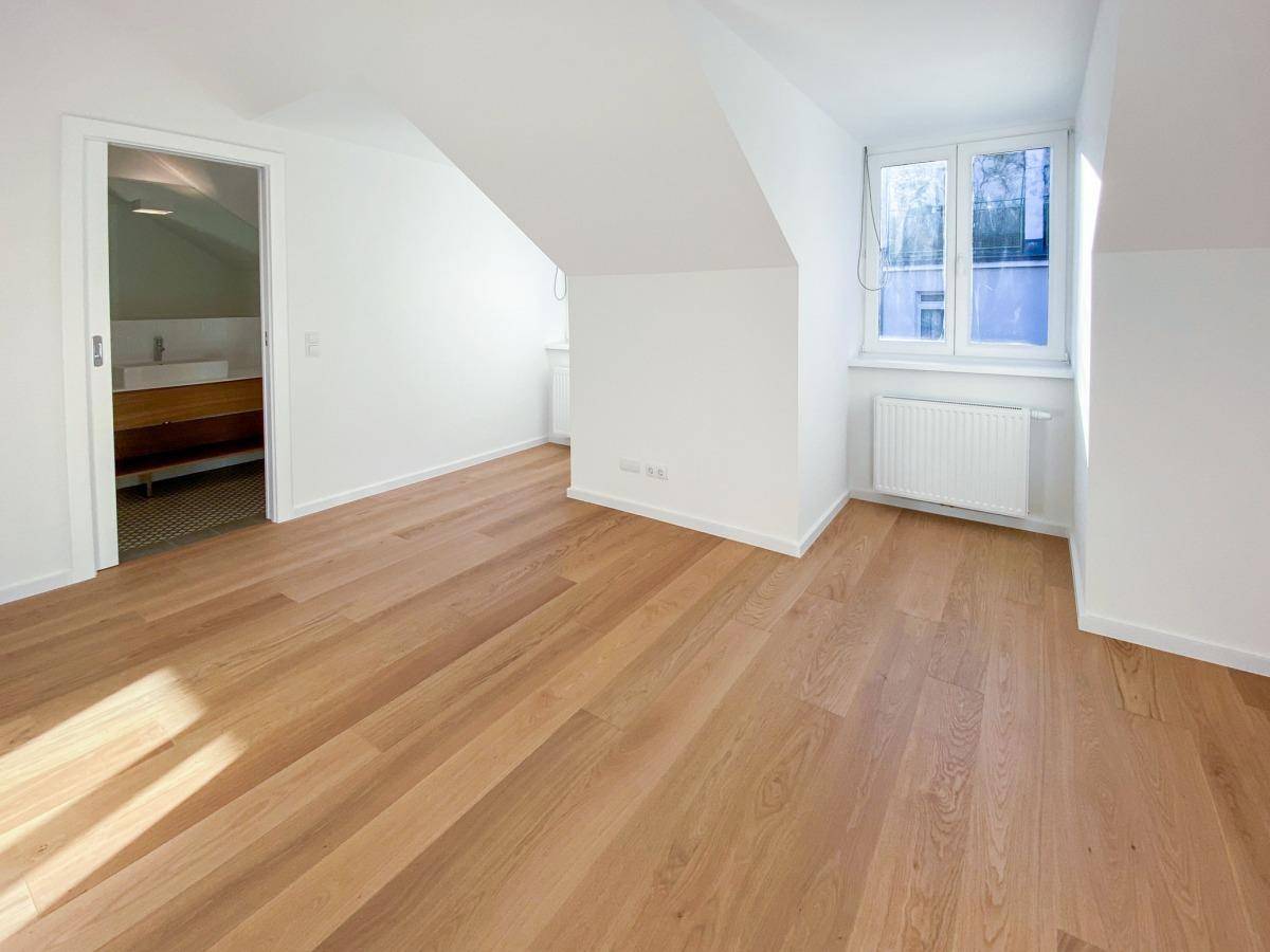Schlafzimmer 3 mit e