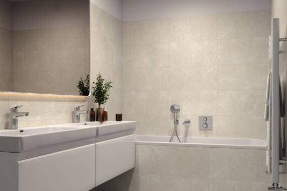 Helles, modernes Badezimmer mit Doppelwaschbecken, Badewanne und beheiztem Handtuchhalter.
