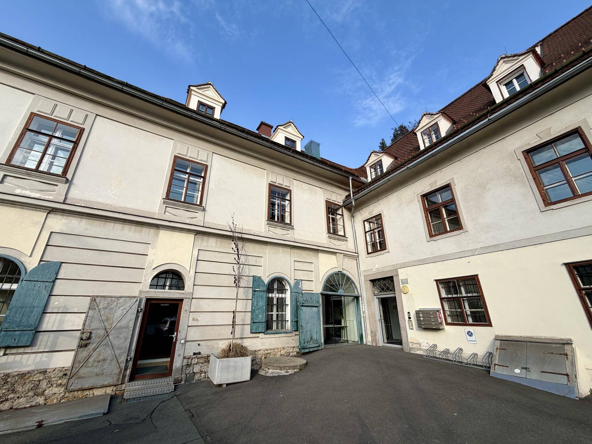 Großzügige Altbau-Bürofläche in Bestlage - zu mieten - Vista 2