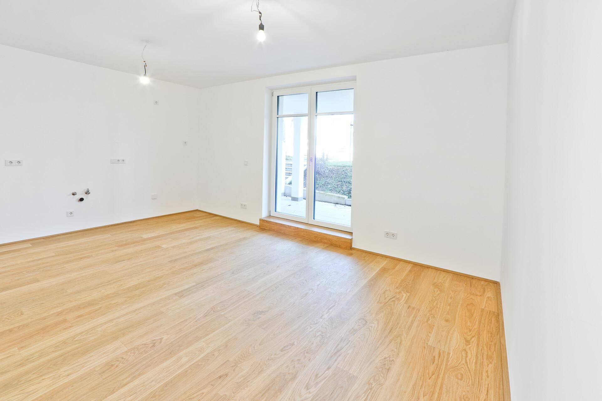 Gartenwohnung mit Terrasse und großem Eigengarten, 2 Zimmer in historischem Ambiente - zu kaufen in 1130 Wien - Widok 3